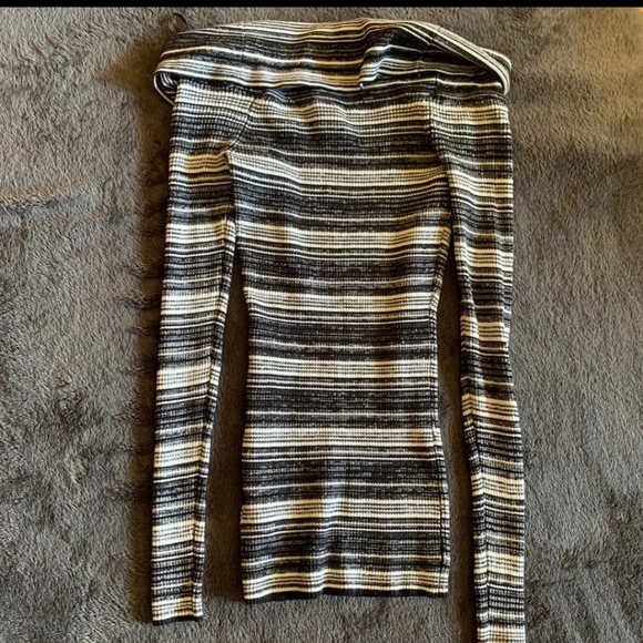 NWOT Candies Black White Stripe Sweater XS - Picture 3 of 4